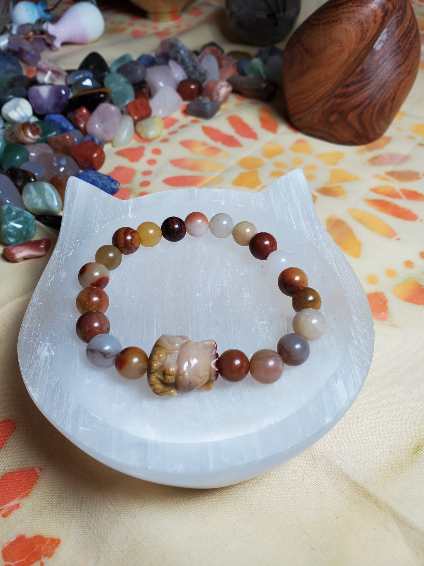 Natural Crystal Bead Bracelet with Alashan 9 tail Fox