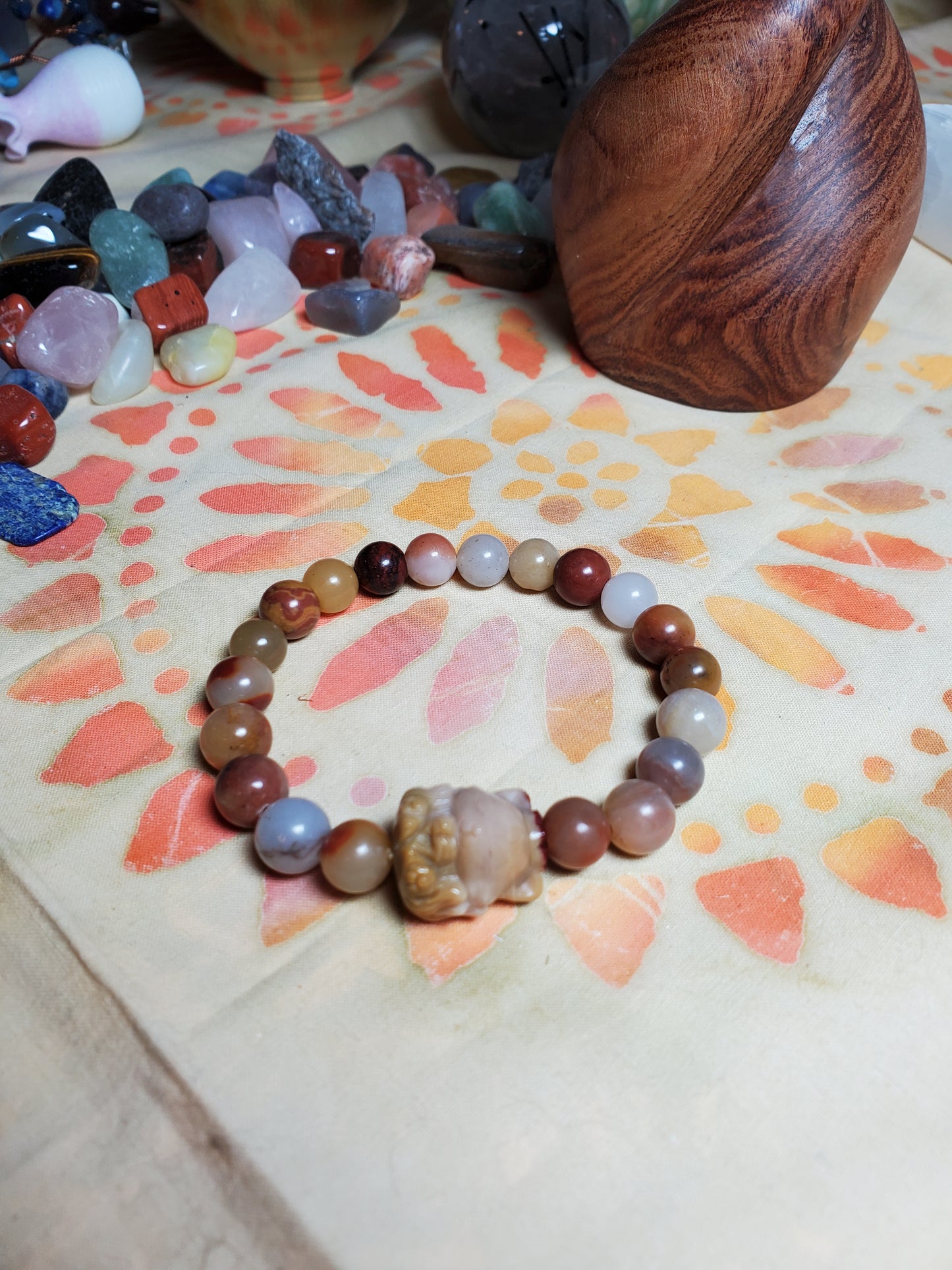 Natural Crystal Bead Bracelet with Alashan 9 tail Fox