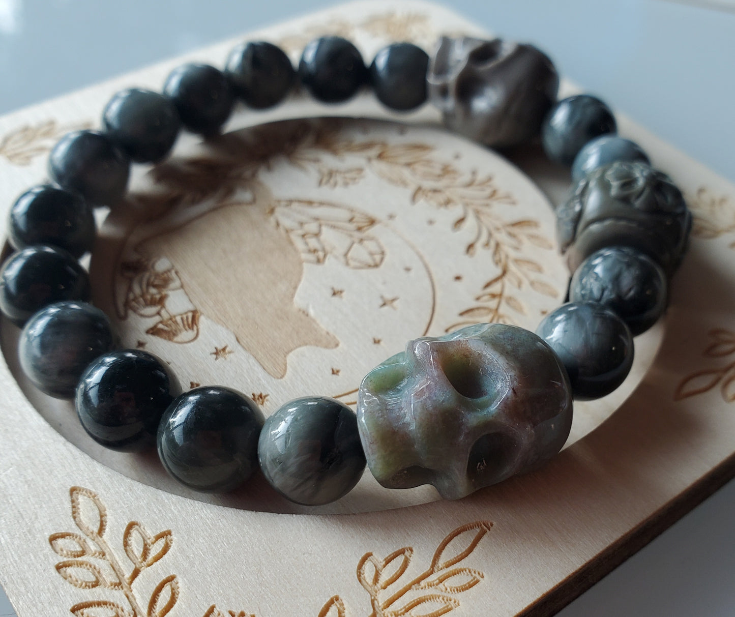Eagle Eye beaded Bracelet with Alashan Carvings