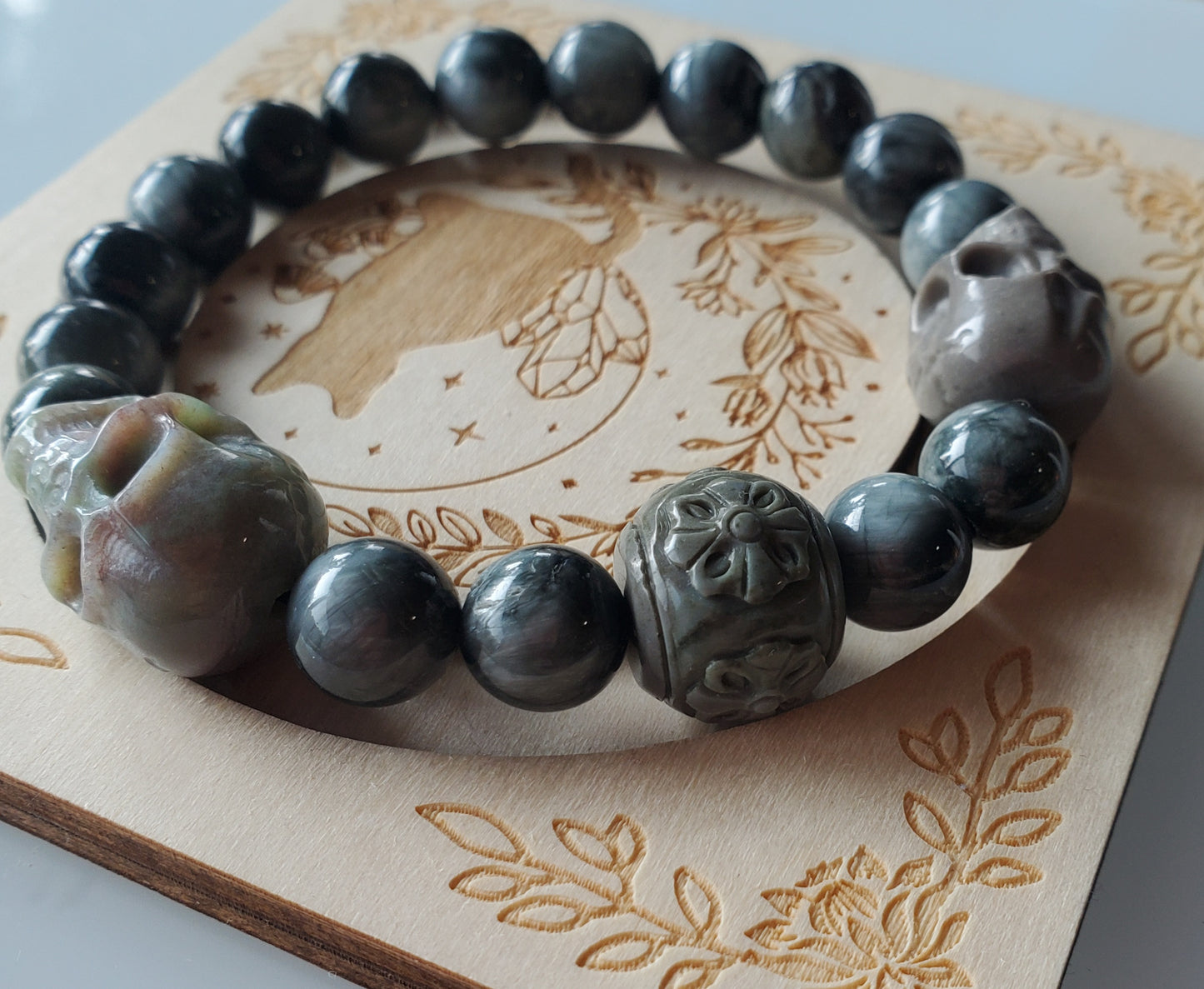 Eagle Eye beaded Bracelet with Alashan Carvings