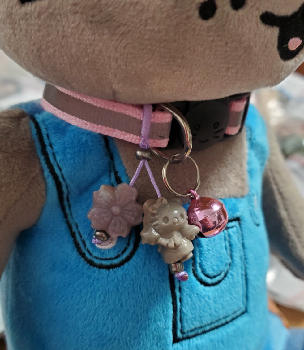 Small Cat/Kitten Collar with Alashan Charms